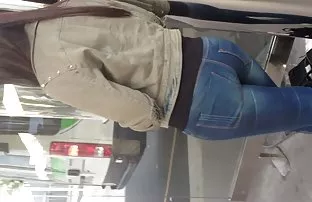 XXX दोन guys संभोग प्रौढ नर्स वळते
