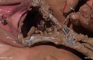 XXX पिअर्स सुंदर सोनेरी दोन सदस्य