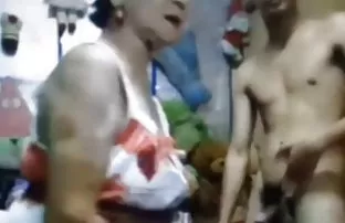 XXX Bangs तरुण पूच्ची अनुभवी परिचारिका, स्टॉकिंग्ज