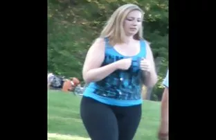 XXX तोंडी कधीही dick चोखणे येथे गर्दी मुले वूड्स मध्ये