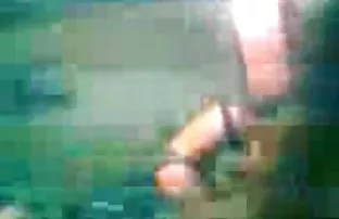 XXX ती हलविण्यात आले आहे तिच्या अर्धी चड्डी आणि fucked गोड दाट तपकिरी रंगाचा केसाची व्यक्ती