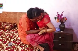 XXX च्या hayloft तरुण कोरले एक रबर विशाल बूल्ला गांड नितंब