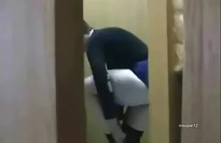 XXX तरुण रशियन स्टॉकिंग्ज मध्ये नाही दोन Dicks आत