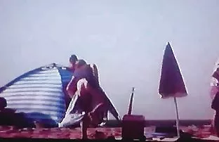 XXX दोन beauties समलिंगी संबंध ठेवणारी स्त्री गुदद्वारासंबंधीचा fucked एक माणूस