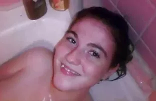 XXX एक माणूस मरण पावला दोन गरम Babes