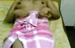 XXX वर घेते म्हणून कॅमेरा या चिक Fucks her man