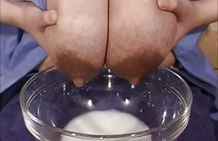 XXX गरम जर्मन स्त्री पुरुष समागम कामौत्तेजित होणे उठावदार उरोज असलेली chicca
