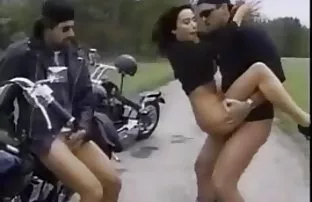 XXX तरुण माणूस झवणे तापट दाट तपकिरी रंगाचे केस येथे घडवणे
