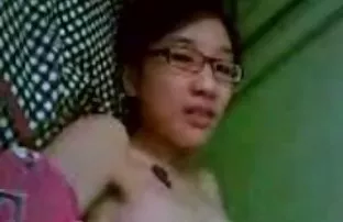 XXX उठावदार उरोज असलेली सौंदर्य चोदणे एक सेक्स टॉय