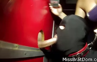 XXX गोड चिक कार मध्ये Masturbates