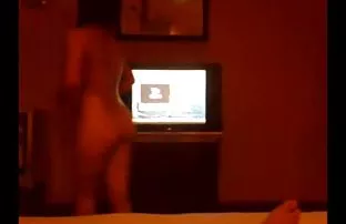 XXX सक्तीचे डोके वर fucked टेबल भव्य सचिव