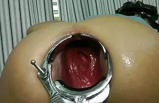 XXX Fuck fuck उठावदार उरोज असलेला दाट तपकिरी रंगाचा केसाची व्यक्ती