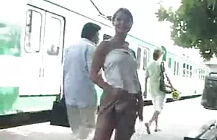 XXX बॉय स्काउट हार्ड Fucks दाट तपकिरी रंगाचे केस टेबल वर