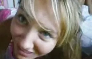 XXX मनुष्य भरले त्याचे तोंड वीर्य रशियन