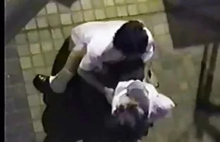 XXX कामुक दाट तपकिरी रंगाचे केस Fucks तिच्या मांजर मध्ये सखोल