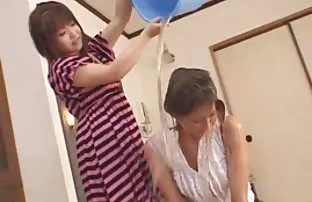 XXX घरी मध्ये fucked उठावदार उरोज असलेली पुच्ची